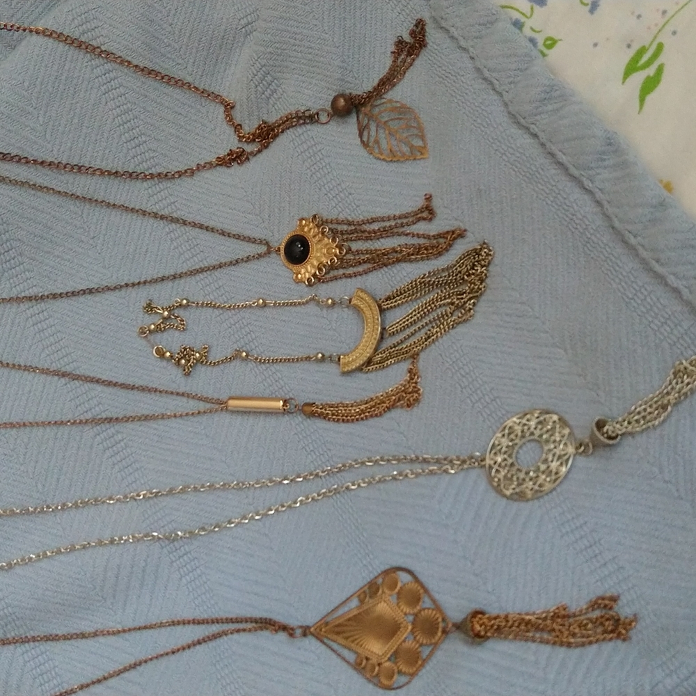 Cheap jewelry bundle $5